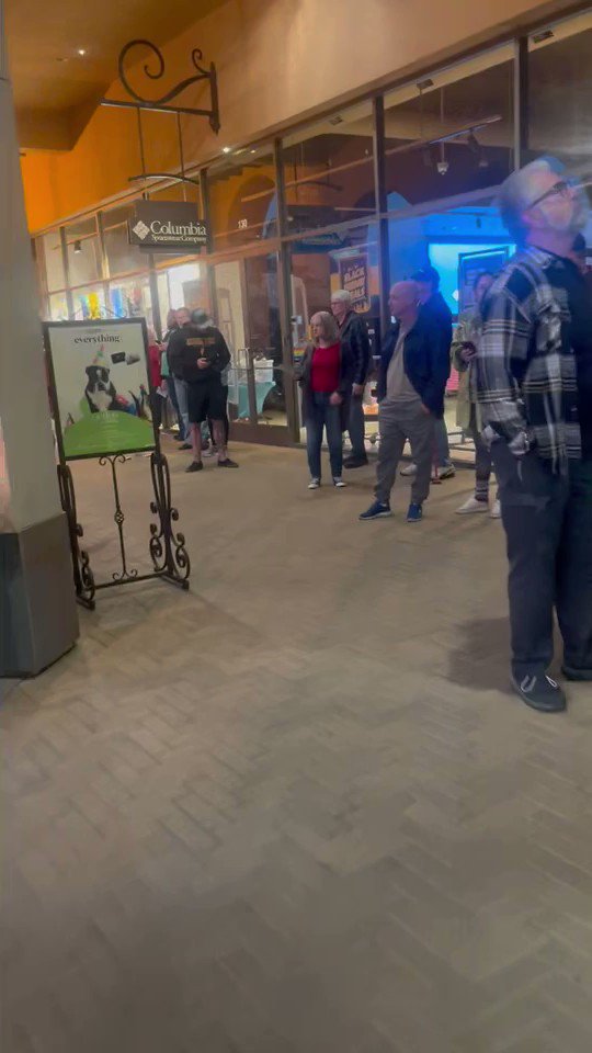 Charlie Kirk - 🚨🚨A poll worker in all-important Maricopa County tells Election Day voters the machines are broken.